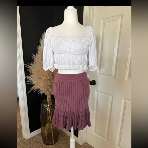 New with tags!
Free People Rose Mini Skirt
Size Large - Picture 2 of 12